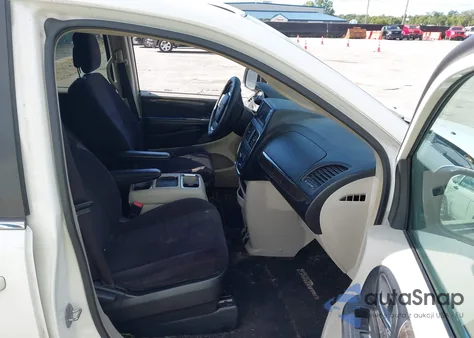 2011 Dodge Grand Caravan Crew z USA, uszkodzony, nr VIN 2D4RN5DG4BR660891